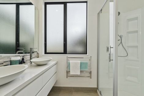 Photo of property in 13 Davey Crescent, Orewa, 0931