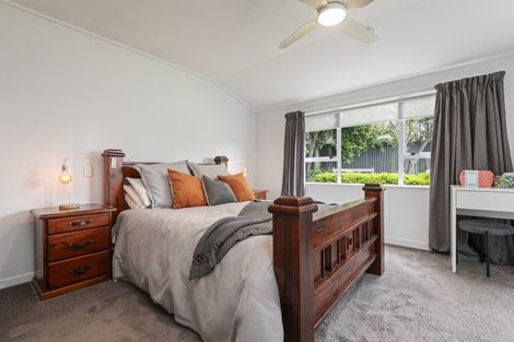 Photo of property in 52 Wikiriwhi Crescent, Awapuni, Palmerston North, 4412