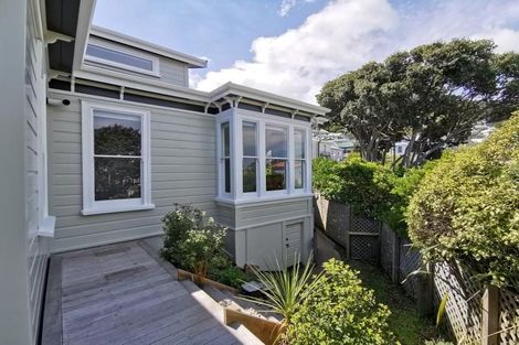 Photo of property in 76 Roxburgh Street, Mount Victoria, Wellington, 6011