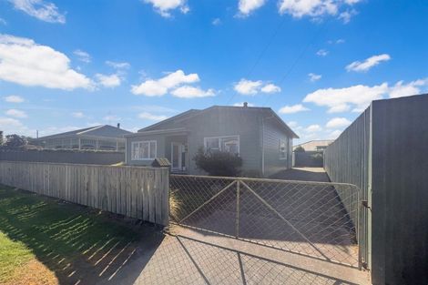 Photo of property in 5 Arawa Place, Castlecliff, Whanganui, 4501
