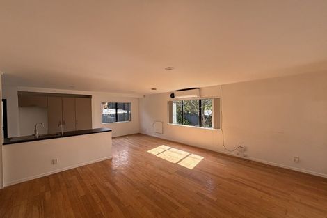 Photo of property in 41 D'oyly Drive, Stanmore Bay, Whangaparaoa, 0932