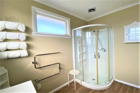 Photo of property in 94 Stanners Street, Eltham, 4322