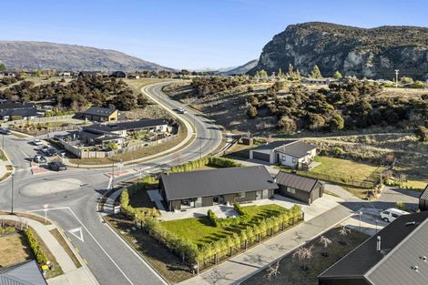 Photo of property in 1 Sorrel Street, Albert Town, Wanaka, 9305