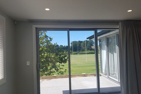 Photo of property in 3 Pae Moana Place, Stanmore Bay, Whangaparaoa, 0932