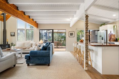 Photo of property in 202 Beverley Terrace, Whangamata, 3620