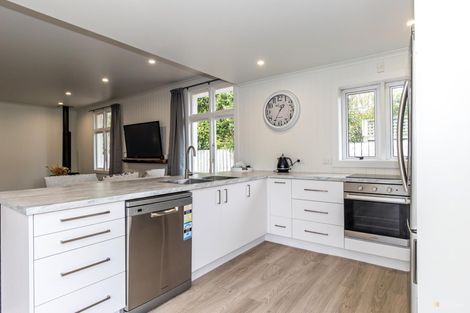 Photo of property in 17 Parsonage Road, Waimate, 7924