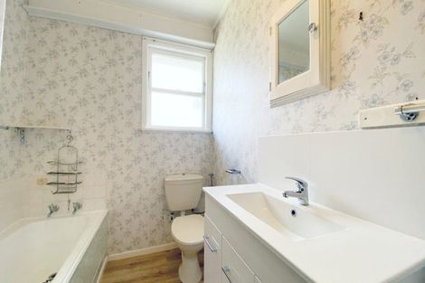 Photo of property in 58 Marlborough Avenue, Glenfield, Auckland, 0629