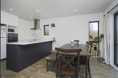 Photo of property in 38 Matawhanga Drive, Wattle Downs, Auckland, 2103