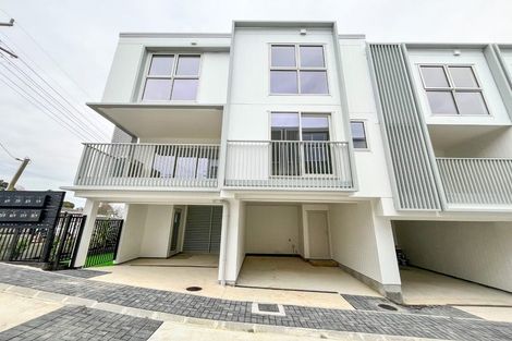 Photo of property in 17/9 Aeroview Drive, Beach Haven, Auckland, 0626