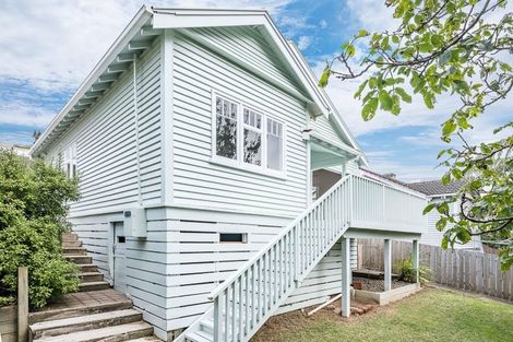 Photo of property in 16 Khandallah Road, Ngaio, Wellington, 6035
