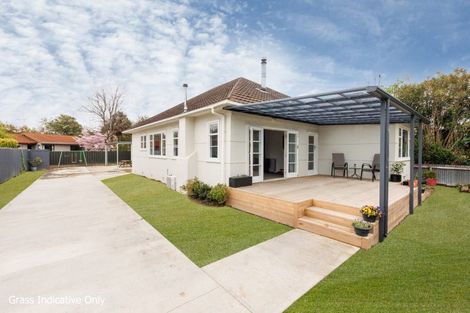 Photo of property in 68 Pahiatua Street, Hokowhitu, Palmerston North, 4410