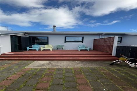 Photo of property in 28 Breakwater Road, Moturoa, New Plymouth, 4310