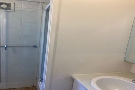 Photo of property in 5 Miltonia Avenue, Te Atatu South, Auckland, 0610