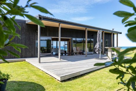 Photo of property in 35 Tama Road, Riversdale Beach, Masterton, 5872