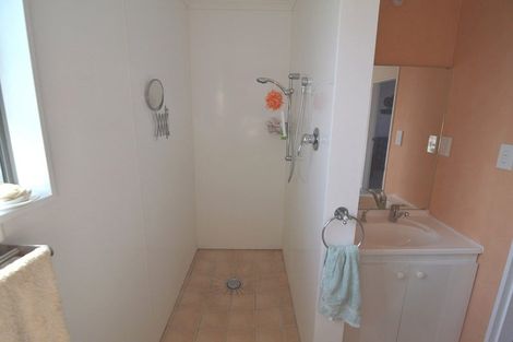 Photo of property in 44 William Wong Place, Carterton, 5713