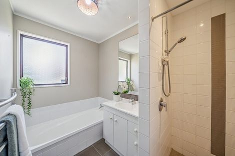 Photo of property in 2/84 Gillespies Road, Birchville, Upper Hutt, 5018