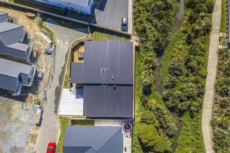 Photo of property in 6 Cartographer Way, Whitby, Porirua, 5024