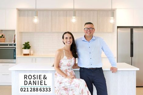 Photo of property in 4/15 Harbour View Road, Te Atatu Peninsula, Auckland, 0610