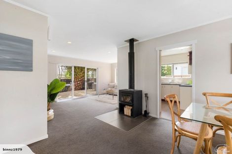 Photo of property in 2/10 Glennandrew Drive, Half Moon Bay, Auckland, 2012