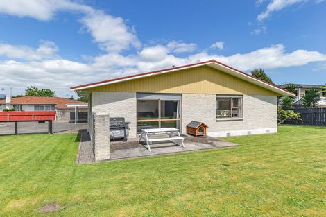 Photo of property in 97a Weraroa Road, Levin, 5510