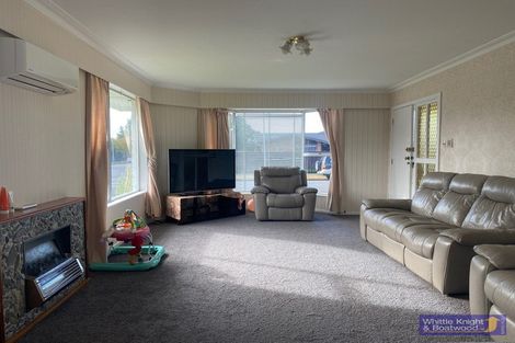 Photo of property in 27 Ambleside Drive, Burnside, Christchurch, 8053