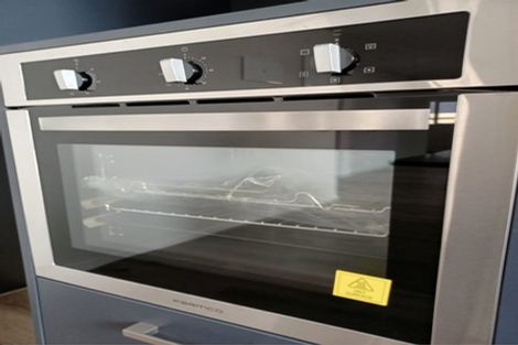 Photo of property in 15 Huia Road, Point Chevalier, Auckland, 1022