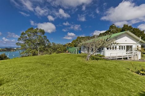 Photo of property in 1 Buckleys Track, Paremoremo, Auckland, 0632