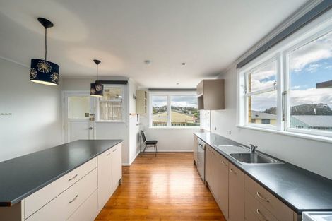 Photo of property in 3 Beauzami Crescent, Ascot Park, Porirua, 5024