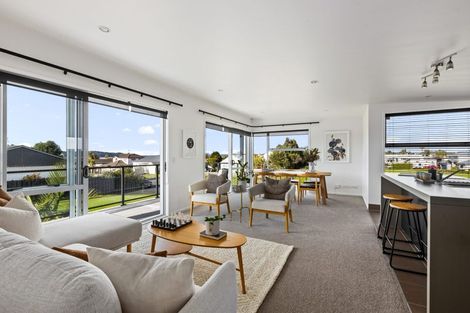 Photo of property in 15 Halyard Place, Te Atatu Peninsula, Auckland, 0610