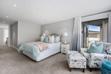 Photo of property in 9 Craig Road, Milford, Auckland, 0620