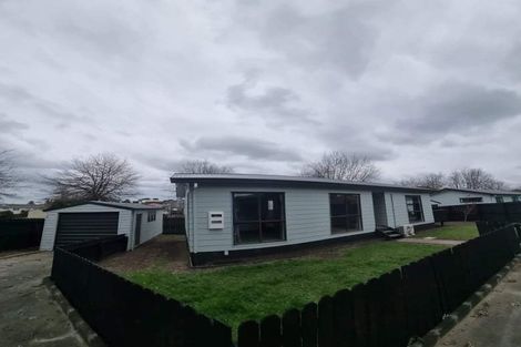 Photo of property in 1/11 Blackgate Place, Weymouth, Auckland, 2103