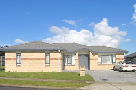 Photo of property in 11 Carlingford Drive, East Tamaki, Auckland, 2016