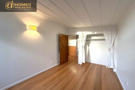 Photo of property in 14 Riverview Road, New Lynn, Auckland, 0600