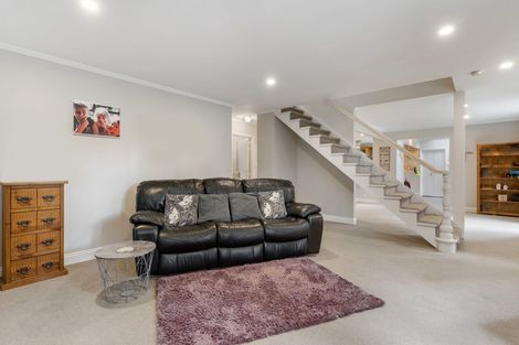 Photo of property in 31 Napuka Road, Henderson Valley, Auckland, 0612