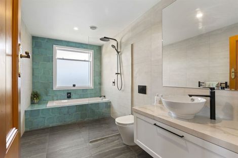 Photo of property in 2/12 Mariposa Crescent, Birkenhead, Auckland, 0626