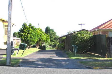 Photo of property in 2/17 Islington Avenue, New Lynn, Auckland, 0600