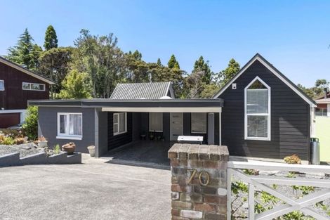 Photo of property in 70 Chelsea View Drive, Chatswood, Auckland, 0626