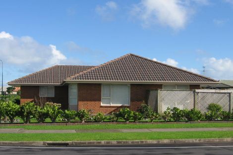 Photo of property in 220 Te Irirangi Drive, Flat Bush, Auckland, 2019