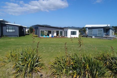 Photo of property in 104 Ti Kouka Crescent, Matarangi, Whitianga, 3592