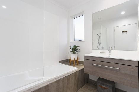 Photo of property in 12 Waiarohia Place, Hobsonville, Auckland, 0616