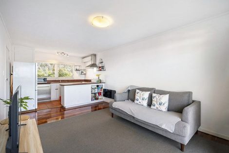 Photo of property in 5/77 Old Lake Road, Narrow Neck, Auckland, 0624