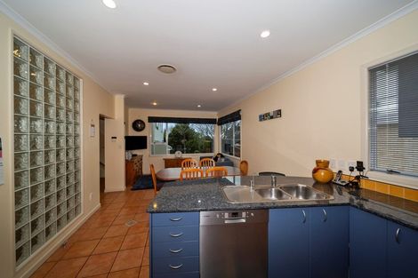 Photo of property in 8 Barrett Street, Westown, New Plymouth, 4310