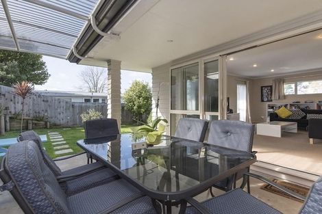 Photo of property in 13a Poto Street, Te Atatu South, Auckland, 0610