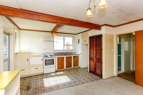 Photo of property in 6 Union Street, Merrilands, New Plymouth, 4312