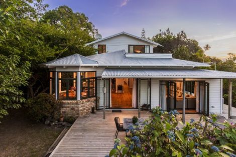 Photo of property in 386 Upper Harbour Drive, Greenhithe, Auckland, 0632