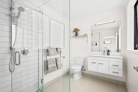 Photo of property in 77 Pinecrest Drive, Gulf Harbour, Whangaparaoa, 0930