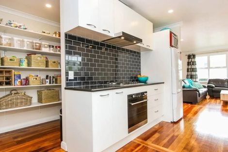 Photo of property in 42 Line Road, Glen Innes, Auckland, 1072