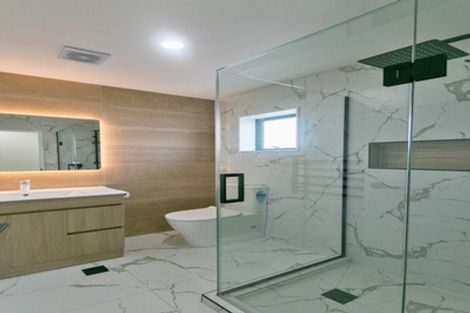 Photo of property in 17e Martin Place, Kelston, Auckland, 0602