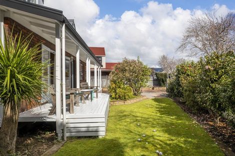 Photo of property in 10 Elder Grove, Whalers Gate, New Plymouth, 4310