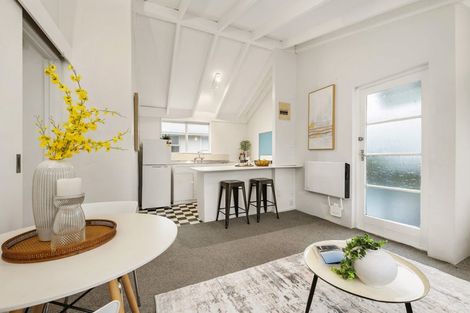 Photo of property in 24/125 Queens Drive, Lyall Bay, Wellington, 6022